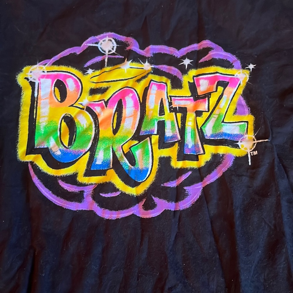 Bratz t-shirt size: small